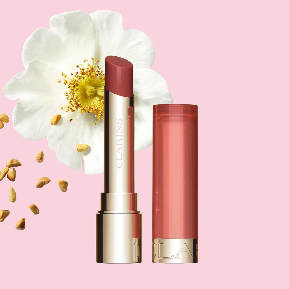 Clarins Nourishing Lip Oil Balm ให้สีแดงเข้ม
