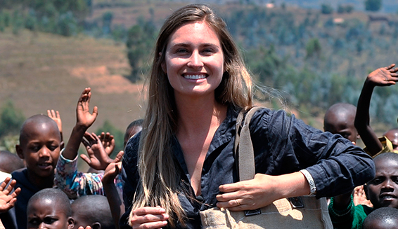 ภาพถ่ายของ Lauren Bush กับเด็กๆ