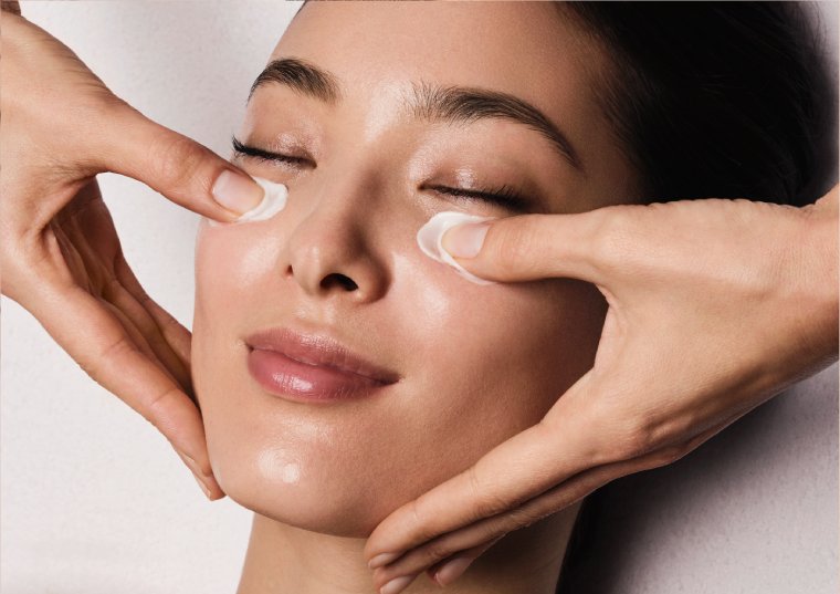 SMOOTH & LUMINOUS EYES