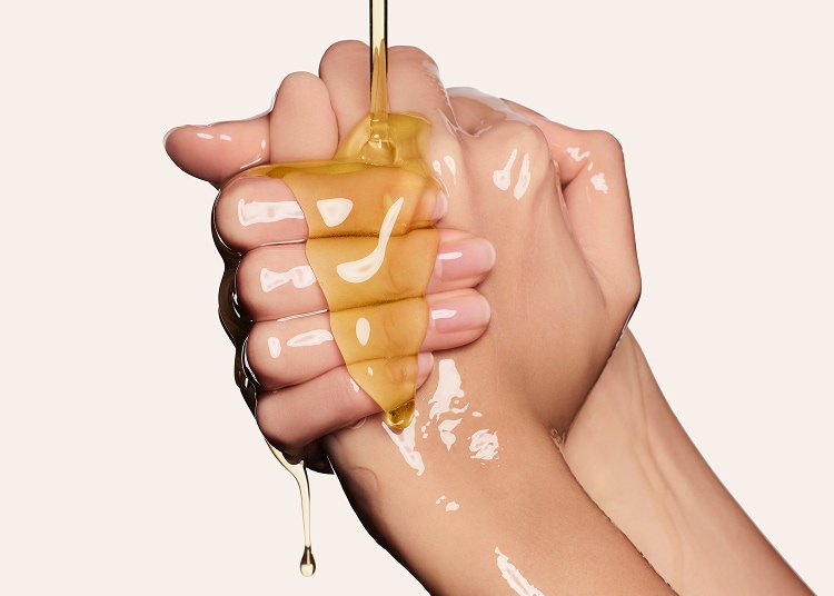 REBALANCING MASSAGE WITH ESSENTIAL OILS